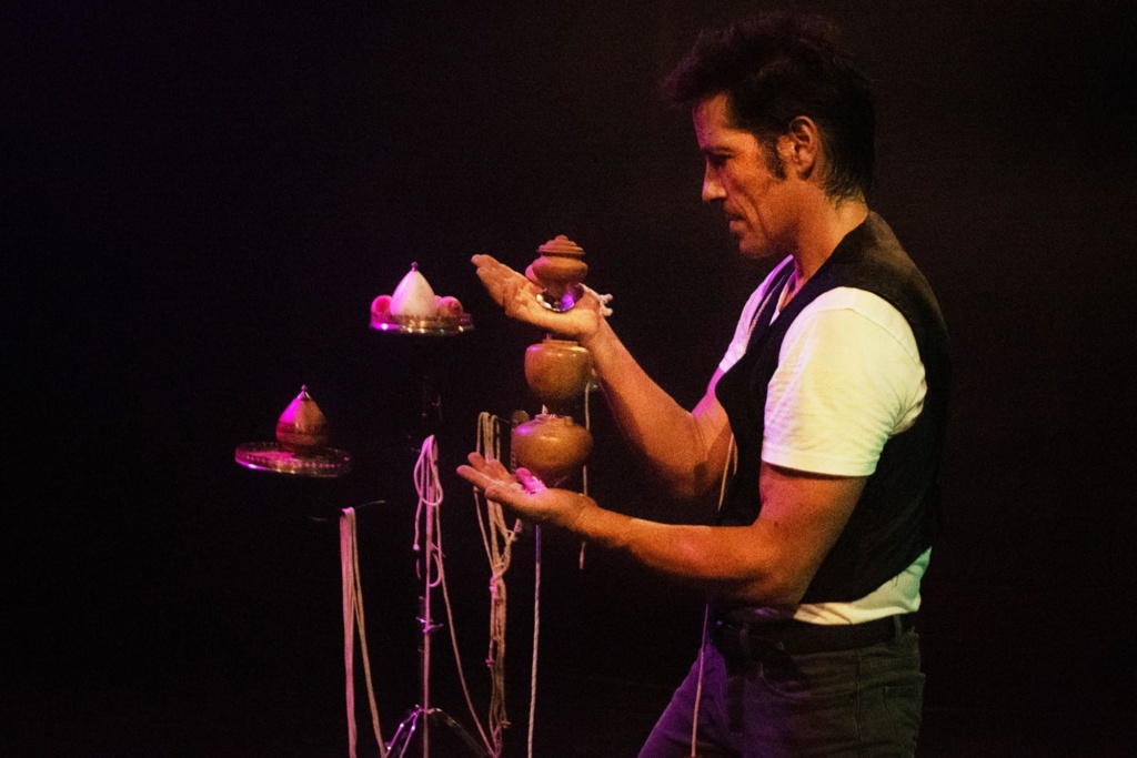 “V838”, Circo Intemporal, Centro de residencia para la creación Tub d'Assaig 7`70, Terrassa, 2025. Foto: Xana Calao.